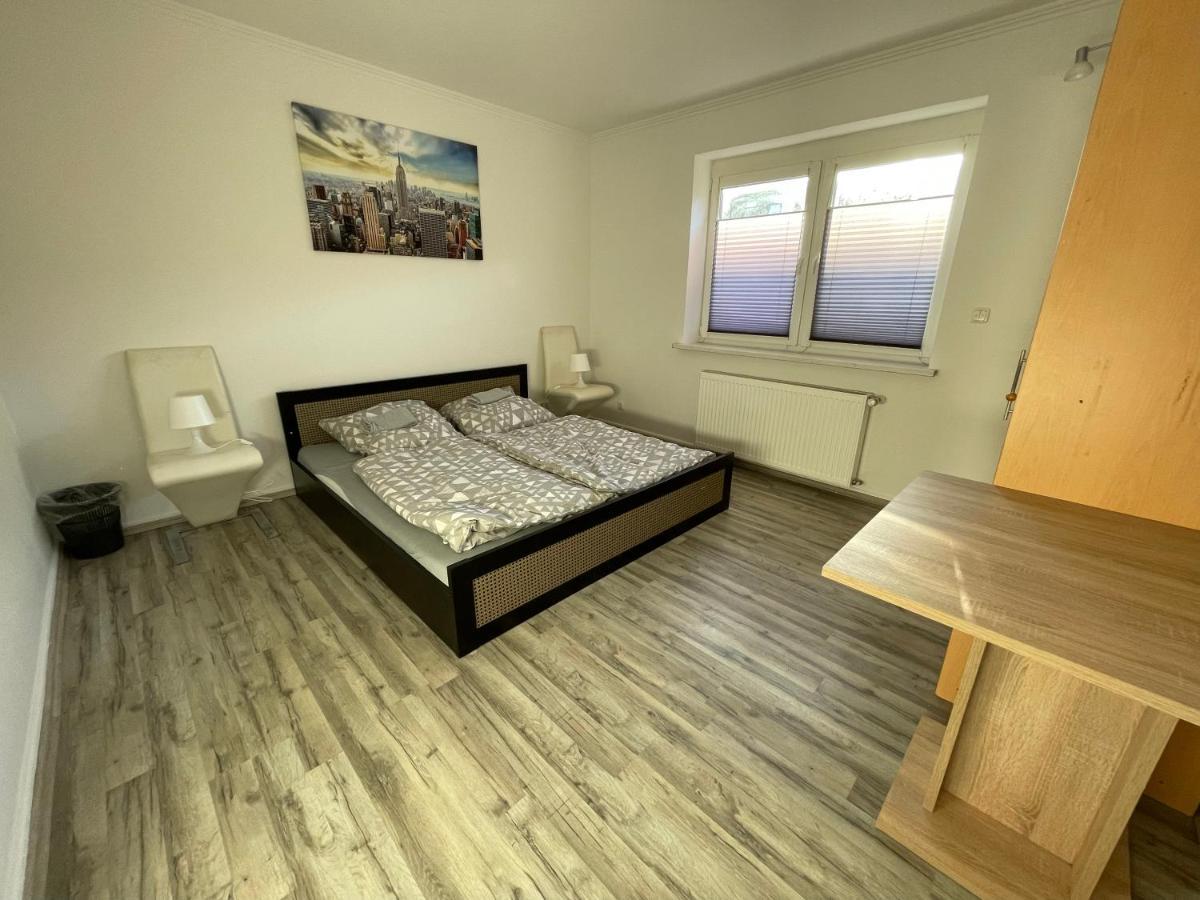 Schoene Zentrale Zimmer In *