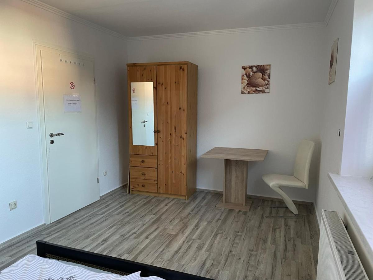Schoene Zentrale Zimmer In *